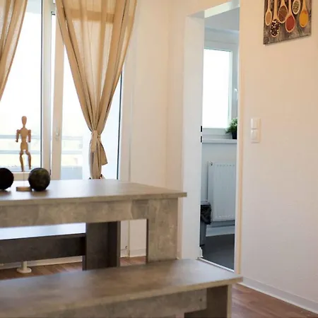 Work And Balcony * دوسلدورف