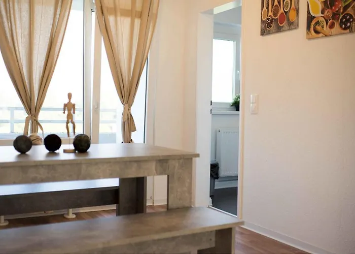 Work And Balcony * دوسلدورف